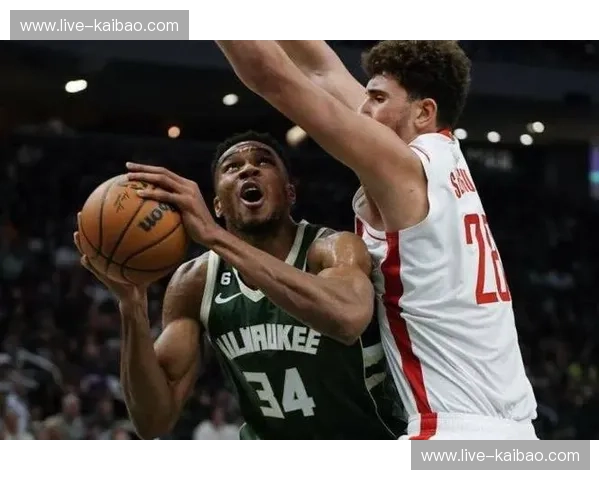 篮坛巅峰之争：当美式华丽撞上澳洲铁血，这不只是一场比赛